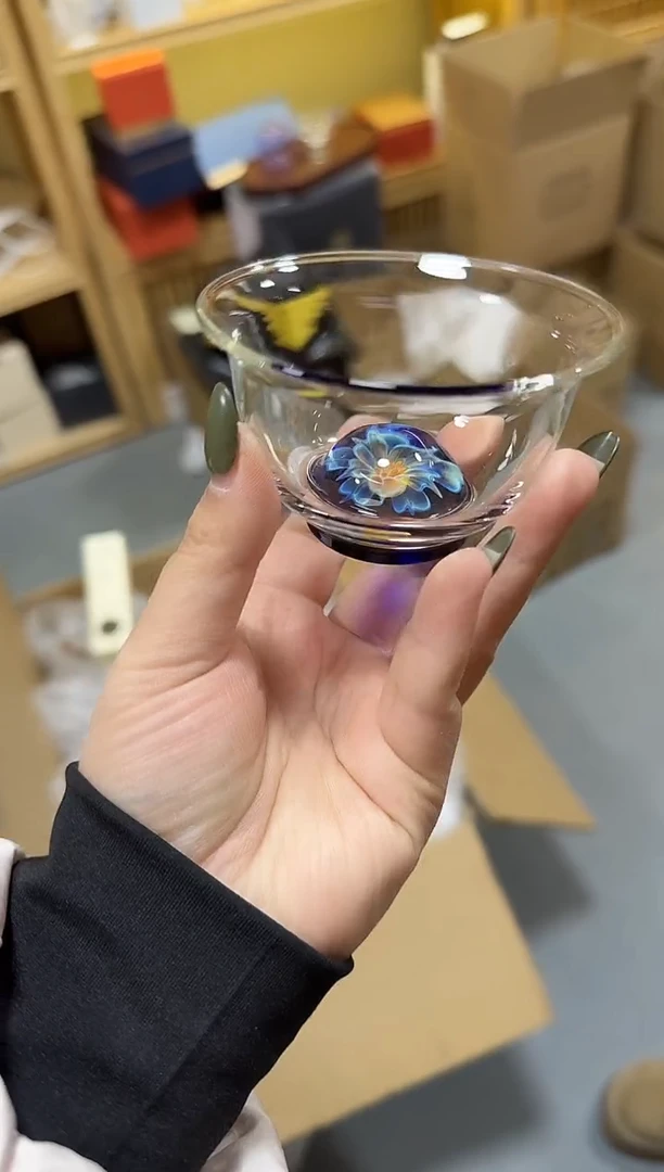 蓝花压手杯