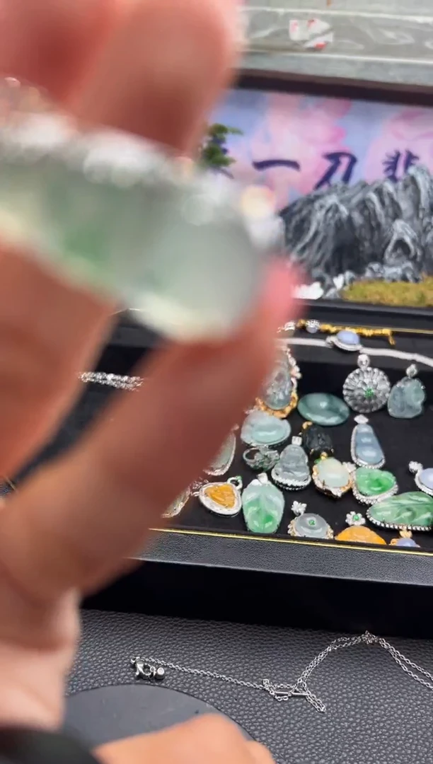 吊坠(不含链)18K金镶嵌翡翠勿拍