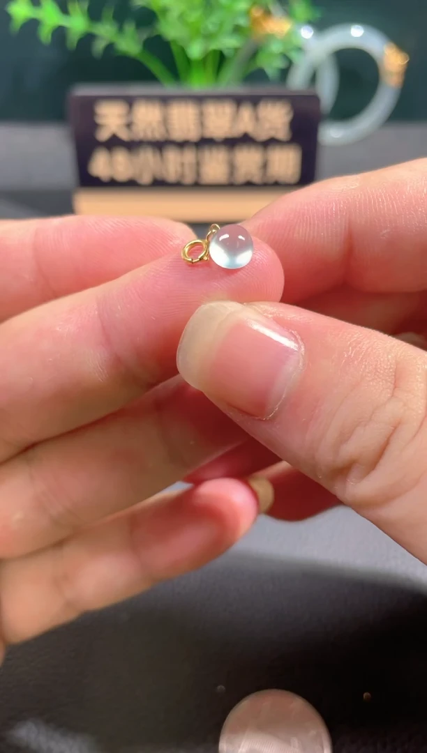 翡翠18K金镶嵌颈饰翡翠