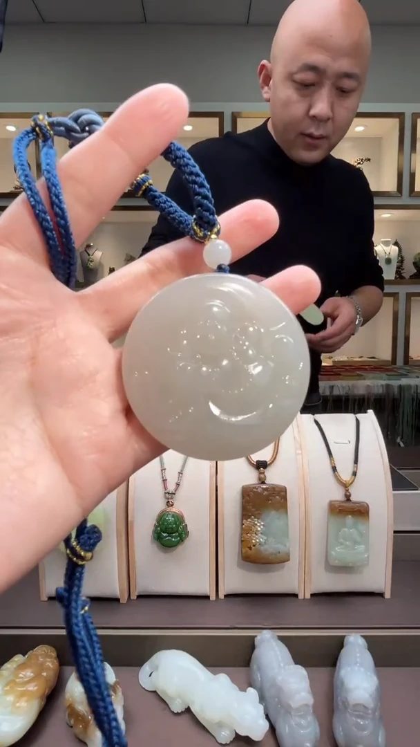 颈饰未镶嵌和田玉苏