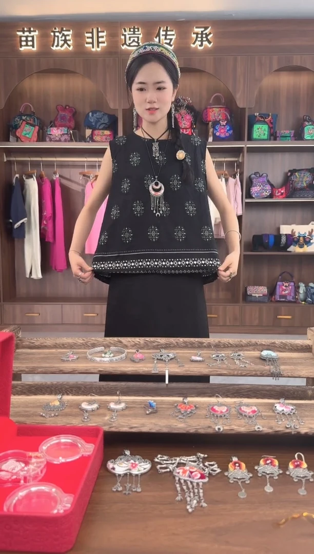 织绣扶光苗绣传承L1