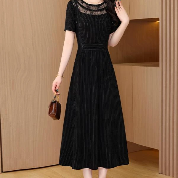 2025夏季新款经典黑法式优雅复古修身显瘦气质减龄轻奢女士连衣裙