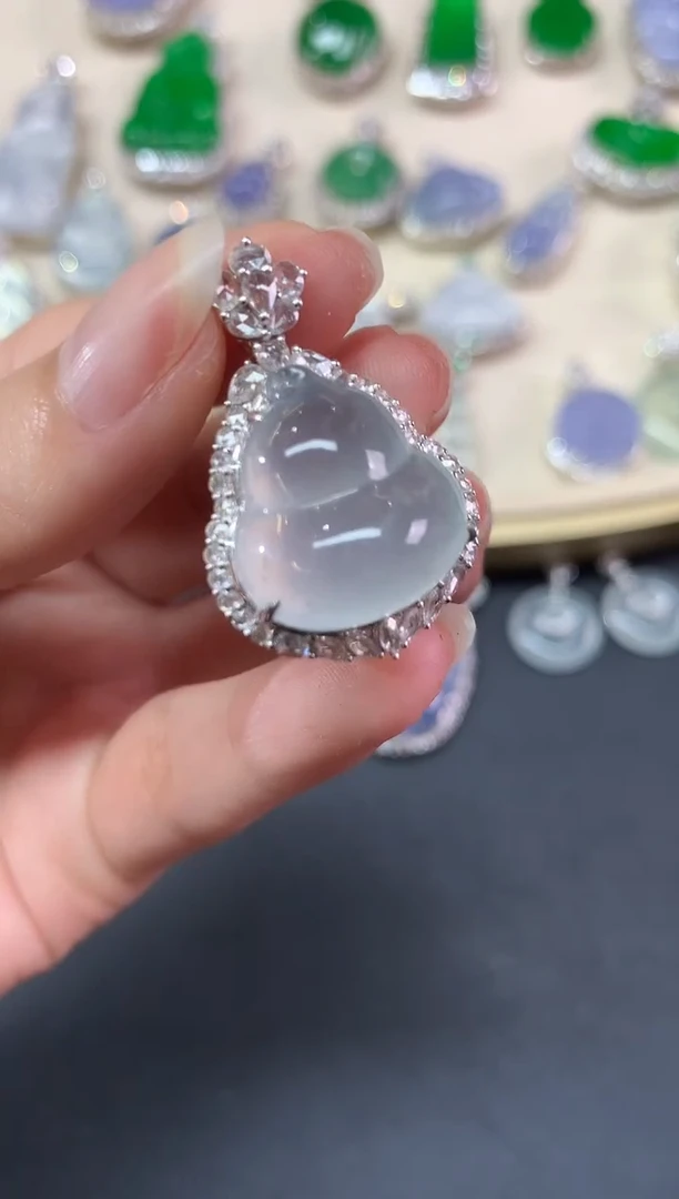 吊坠(不含链)18K金镶嵌翡翠吊坠(不含链)|39800