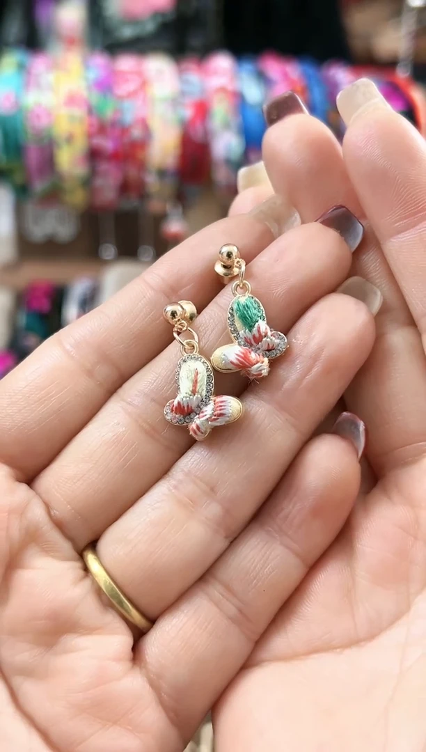 【闪购商品】织绣民族风老绣饰品105