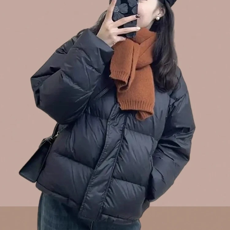 黑色轻薄短款羽绒服女冬季新款2025年爆款小个子高级感百搭面包服