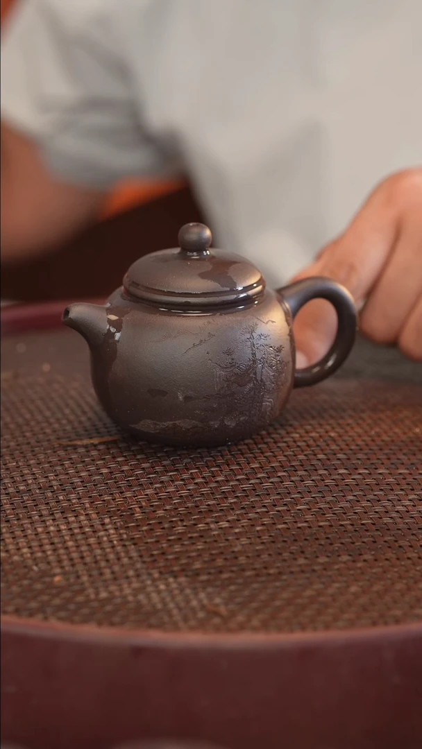 茶壶紫砂匏尊 黑泥  200cc  半手工 雕刻随机
