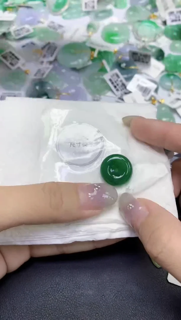 颈饰未镶嵌翡翠天然缅甸翡翠A货百元以上9元证书费自理