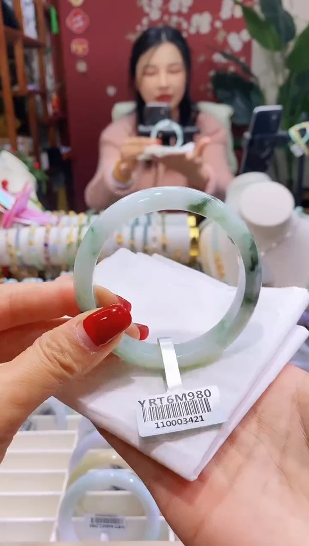 【闪购商品】翡翠手镯未镶嵌7飘花57.6/12.3*7.4