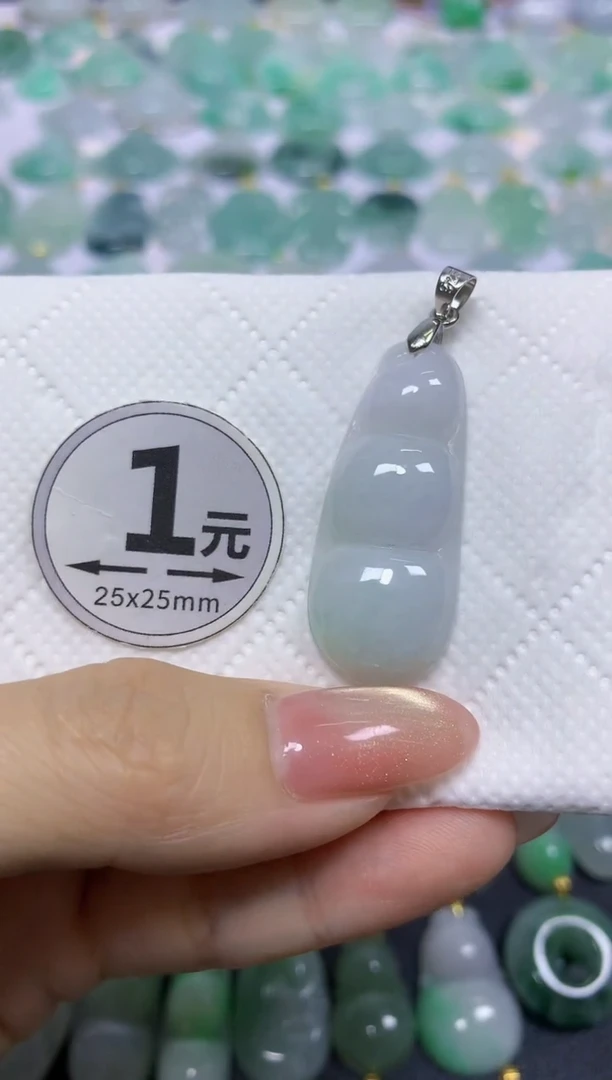 翡翠未镶嵌颈饰天然翡翠A货
