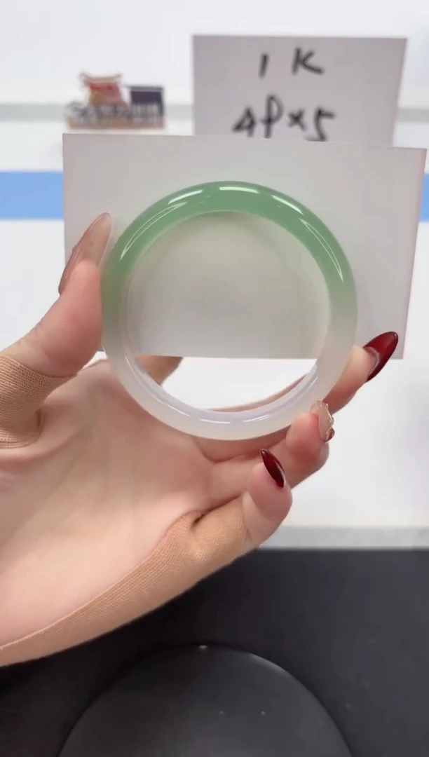 【闪购商品】石英质玉手镯未镶嵌A2-56.7