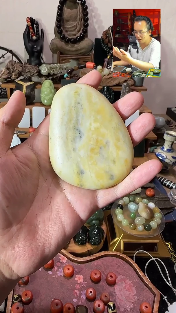 和田玉未镶嵌颈饰卡瓦石
