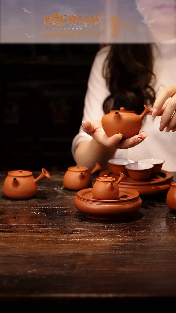 120-130cc潮州鸡蛋黄纯手拉泡茶壶