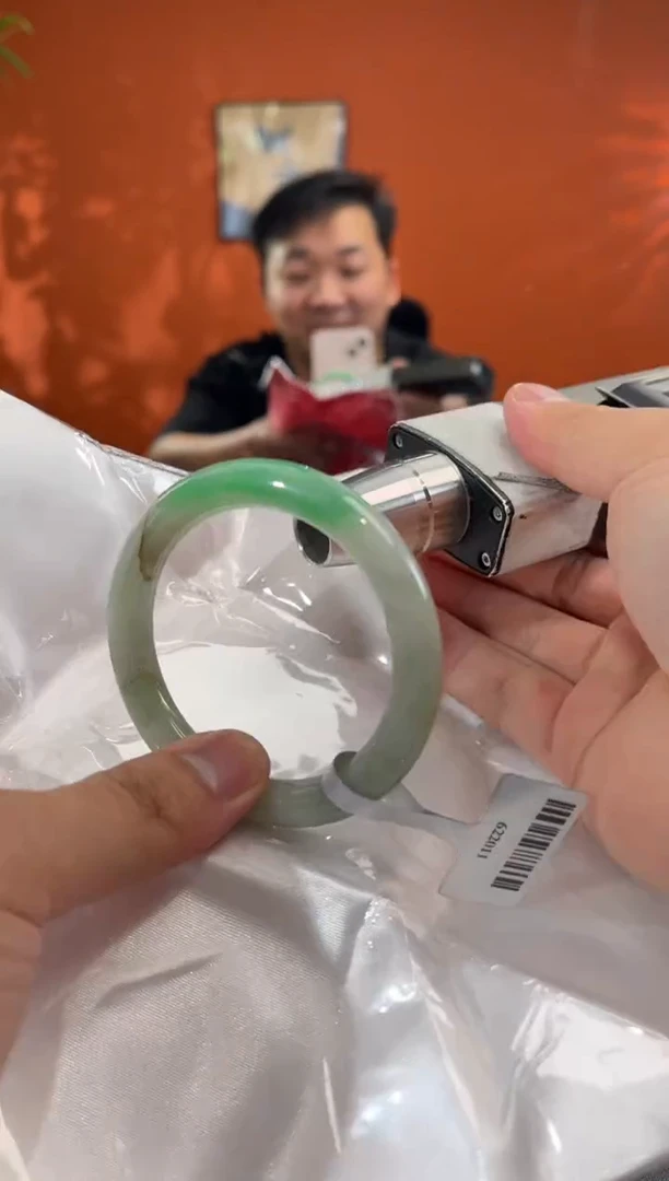 未镶嵌手镯翡翠9    51