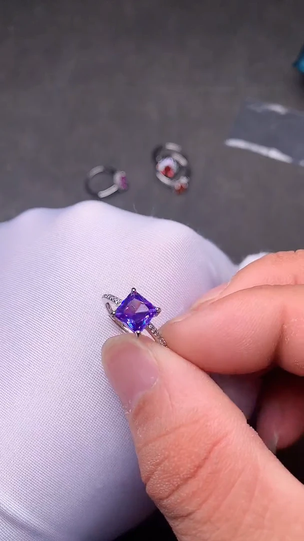 【闪购商品】彩色蓝宝石戒指银S925镶嵌····