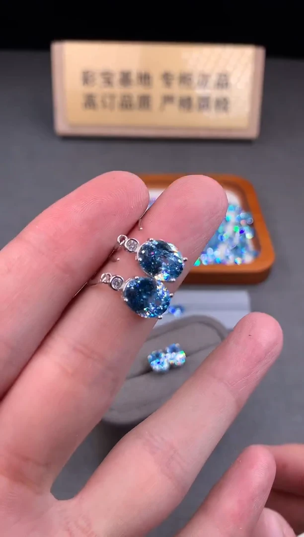 银S925镶嵌耳坠海蓝宝石2222