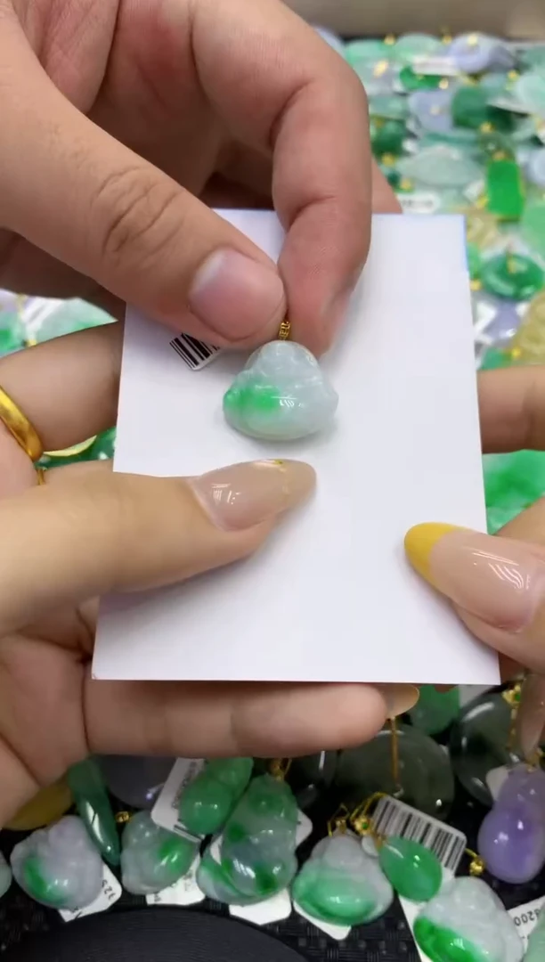 颈饰未镶嵌翡翠天然缅甸翡翠A货