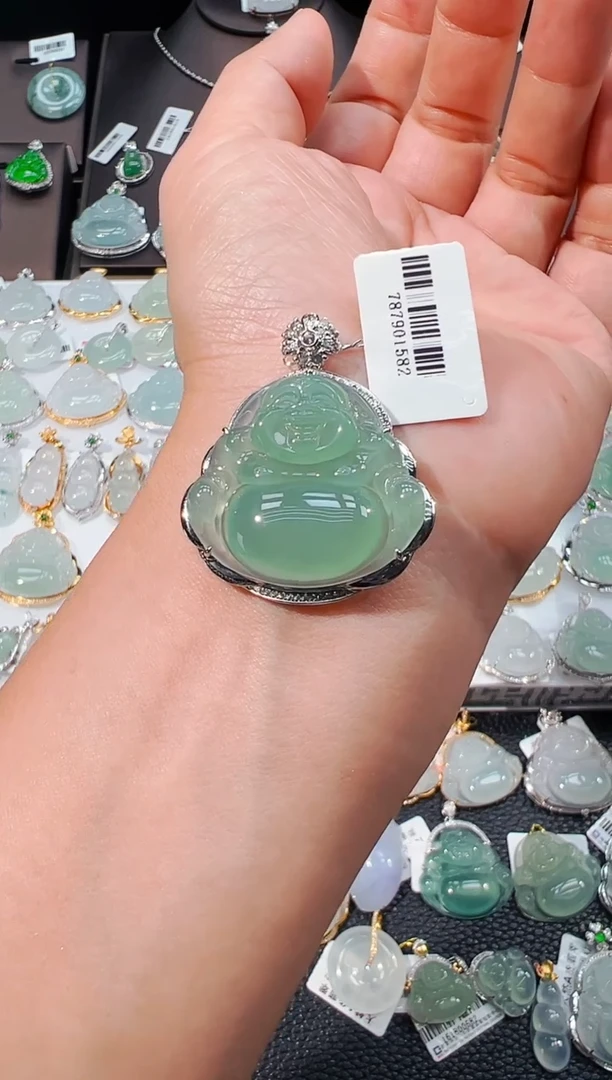 套链18K金镶嵌翡翠佛公吊坠1582