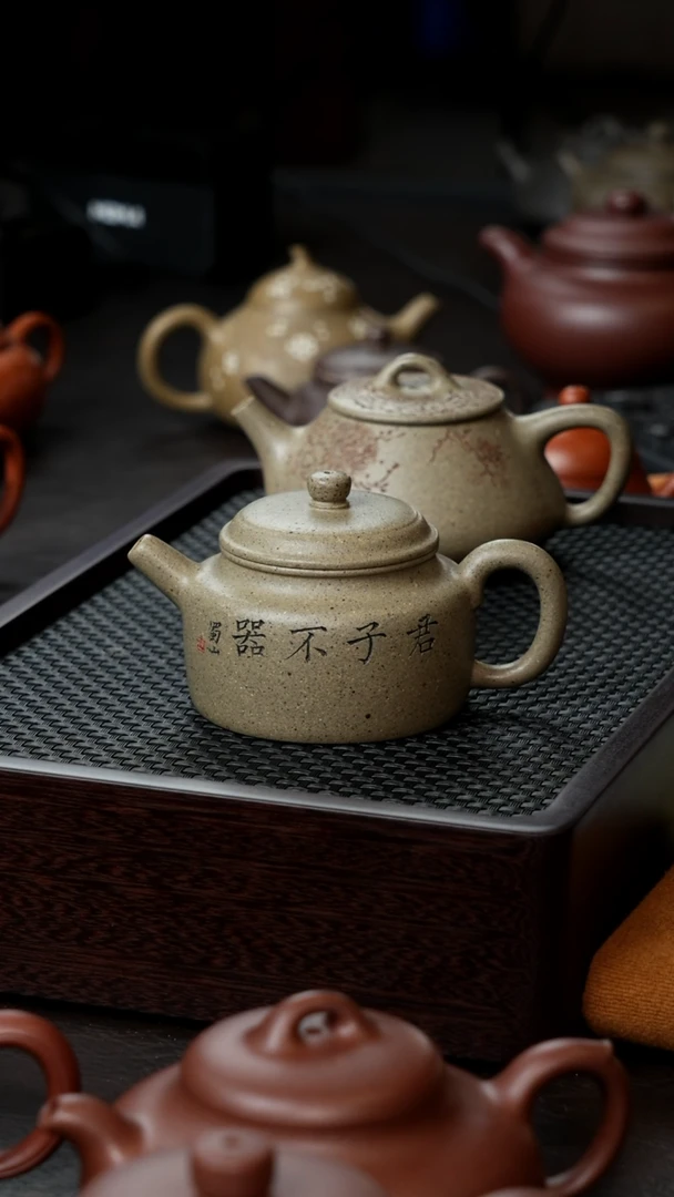 茶壶紫砂黑段德中半手微瑕130