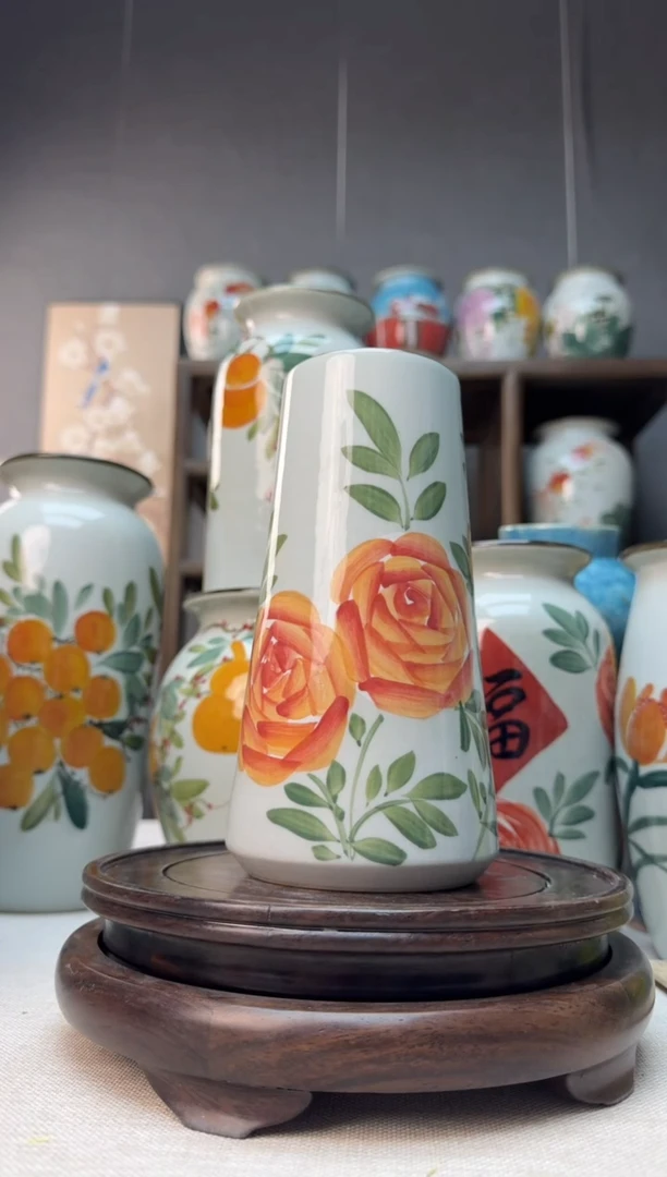 【闪购商品】瓶景德镇手绘陶瓷花瓶底部无孔高17口8左右