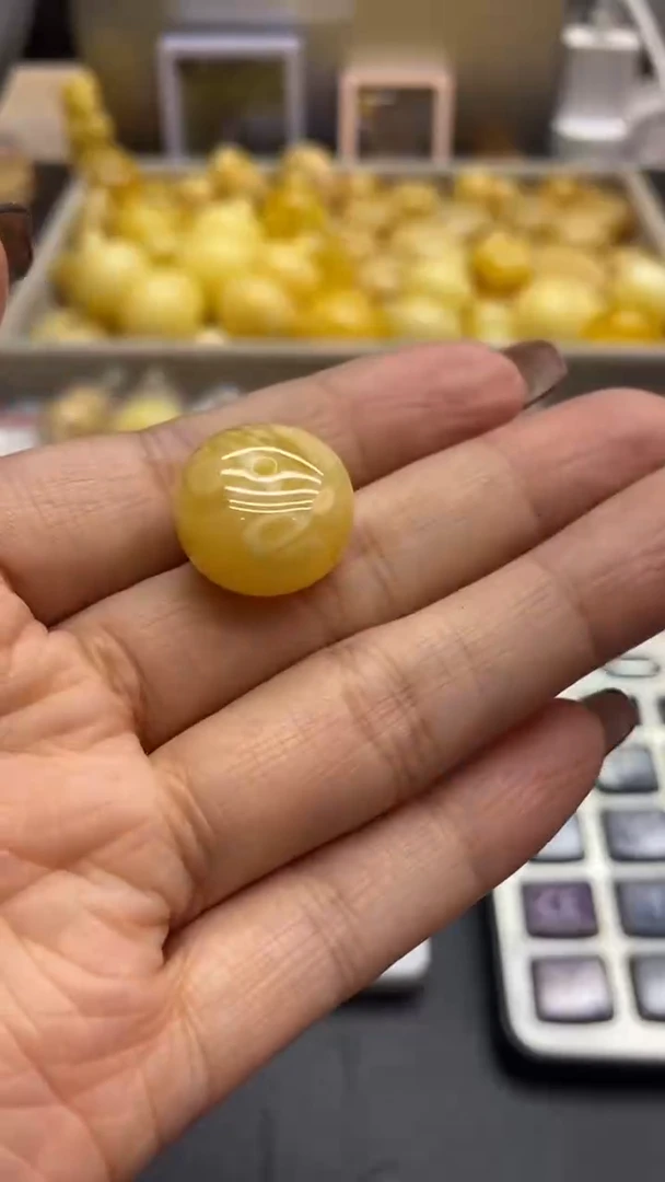 琥珀未镶嵌珠宝奇石2502