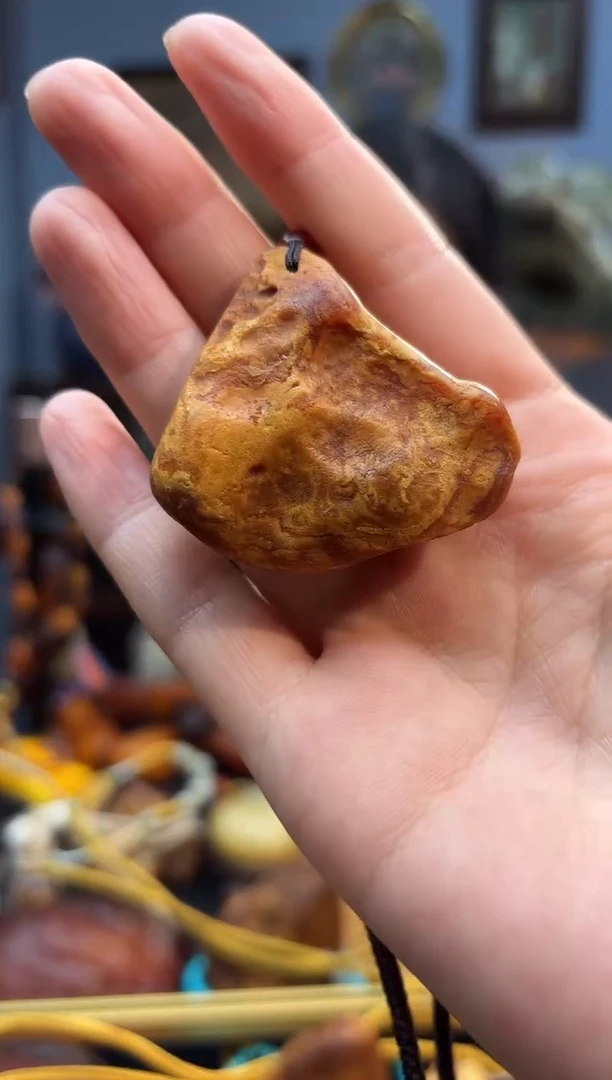 琥珀颈饰未镶嵌吊坠