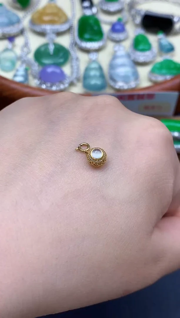 颈饰18K金镶嵌翡翠81-中国好珍宝