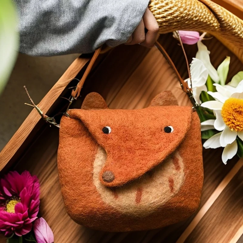 尼泊尔羊毛毛绒包包女生时尚宝宝女士小包包便携卡通单肩