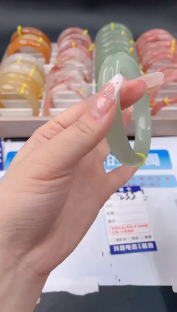 未镶嵌手镯石英质玉s235