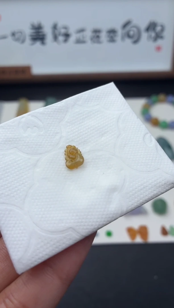 未镶嵌定制翡翠小***钙翡翠