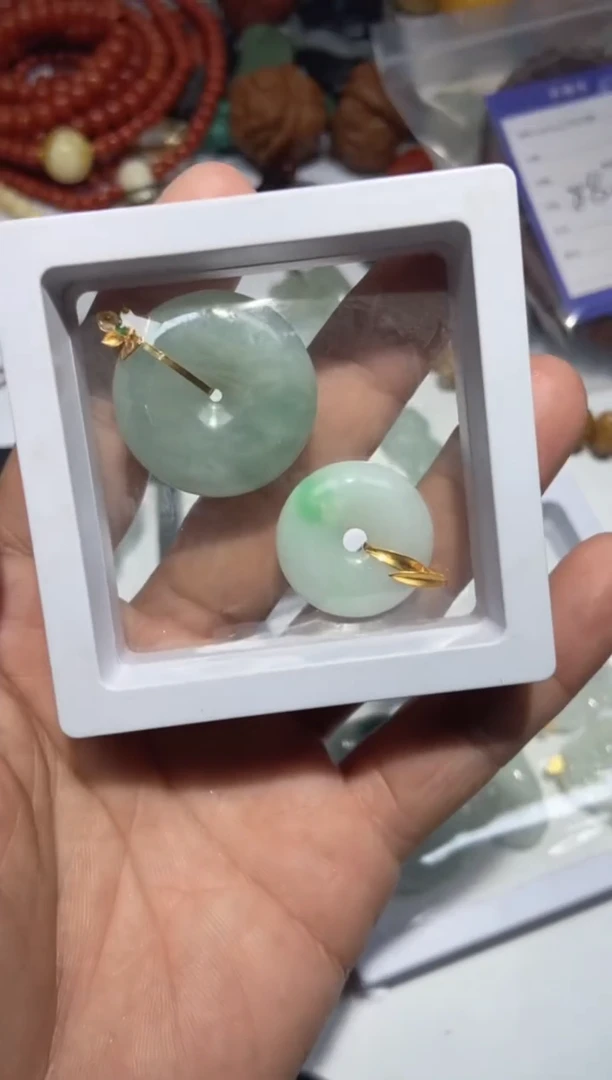 【闪购商品】翡翠吊坠(不含链)18K金镶嵌吊坠
