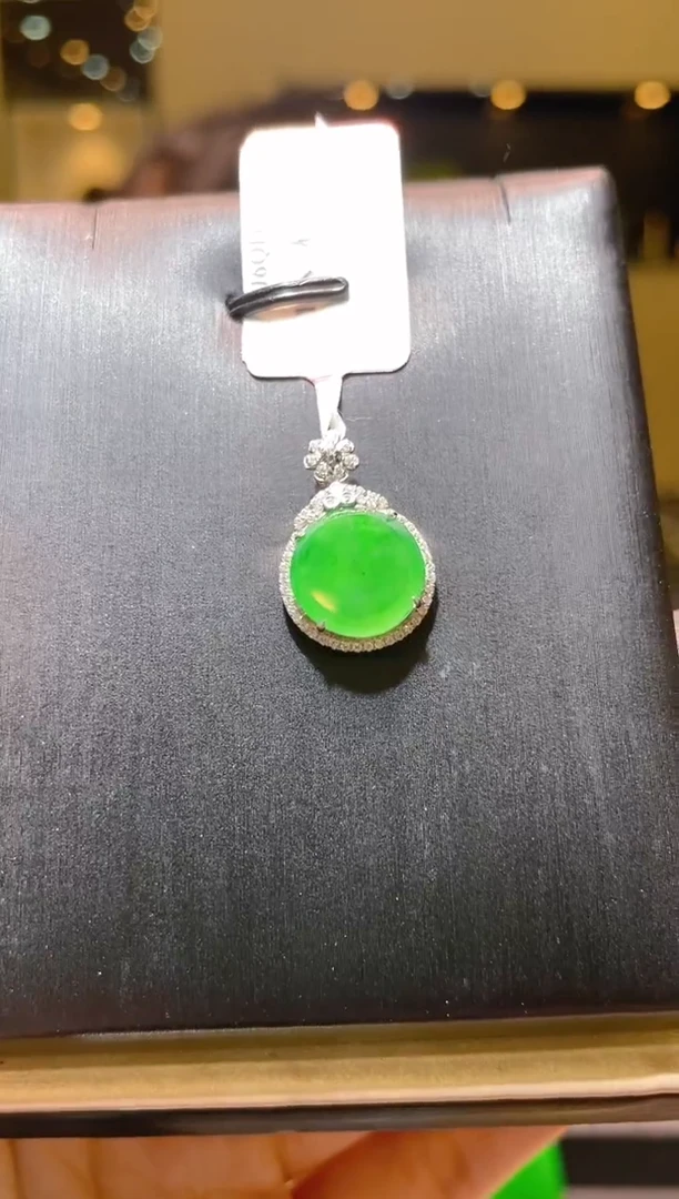 【闪购商品】翡翠吊坠(赠链)18K金镶嵌A34天然A货翡翠