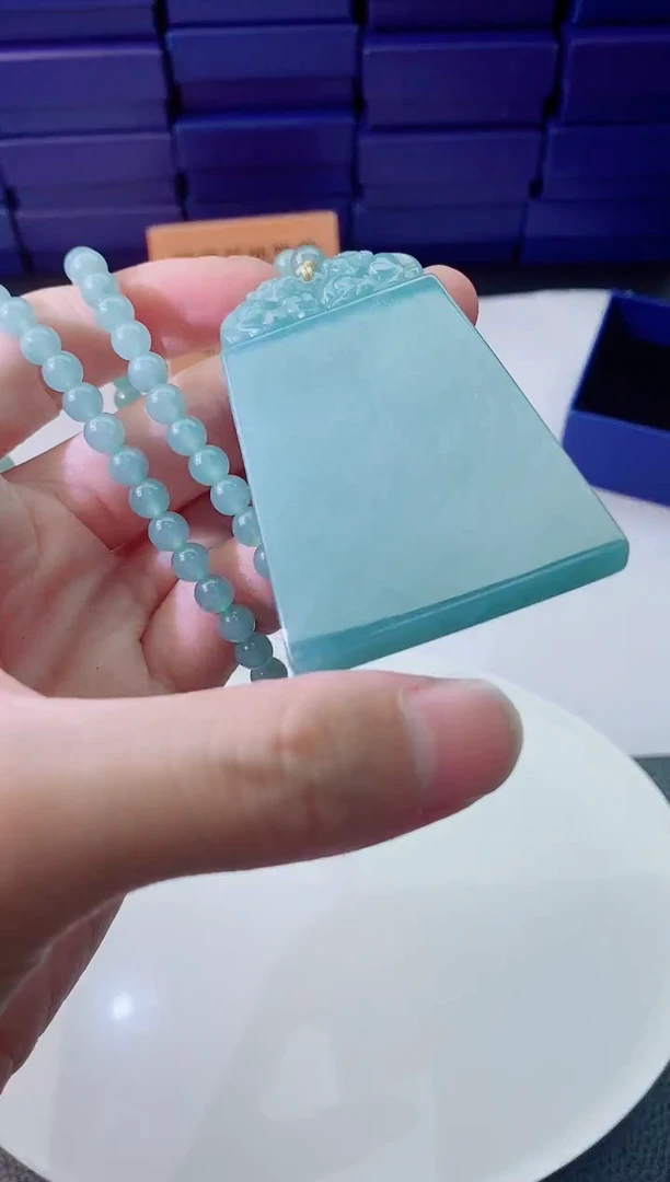 翡翠未镶嵌颈饰1111111111