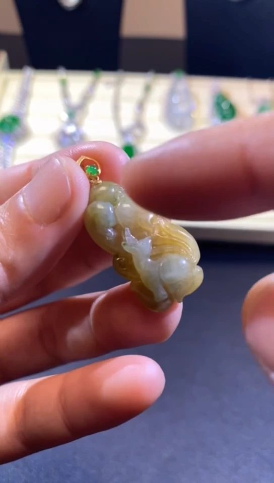 【闪购商品】翡翠吊坠(赠链)18K金镶嵌缅甸天然A货翡翠