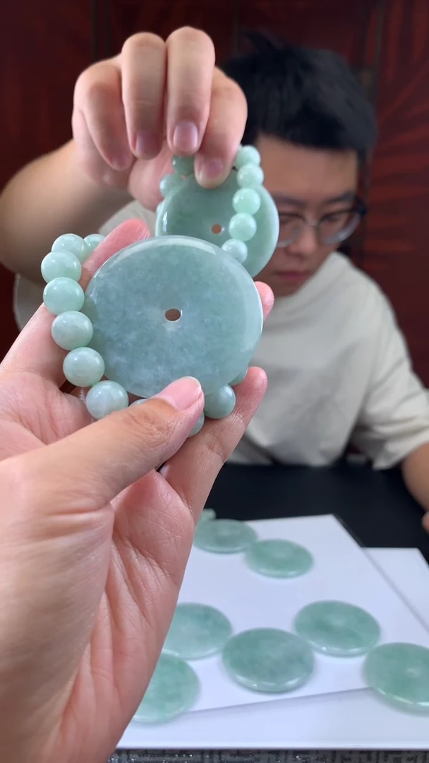 颈饰未镶嵌翡翠挂件发货（多样性发其一）