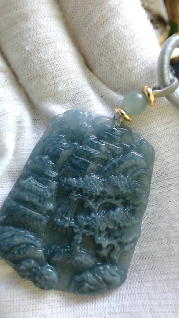 翡翠未镶嵌吊坠(赠链)2