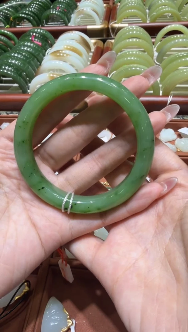 颈饰未镶嵌和田玉手镯59