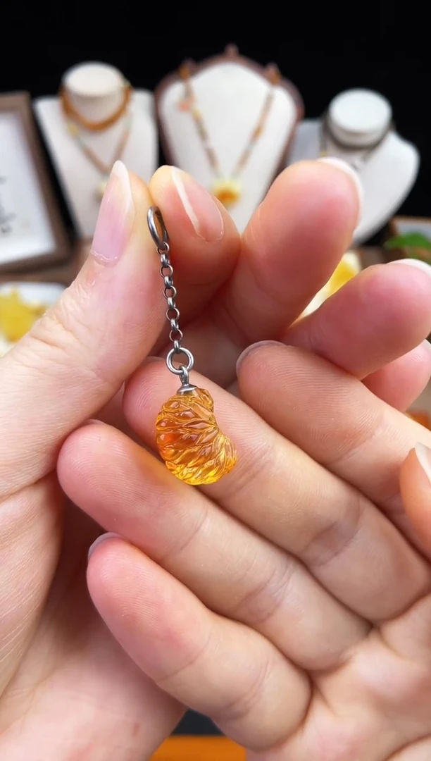 琥珀未镶嵌珠宝奇石柒月