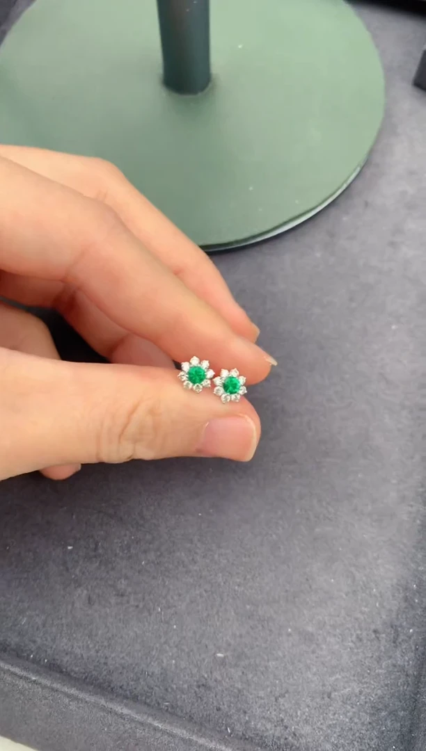 18K金镶嵌耳饰祖母绿0.28ct祖母绿 定制  DG