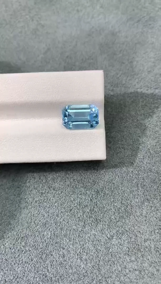 裸石海蓝宝石超级圣玛丽亚色 4.37CT
