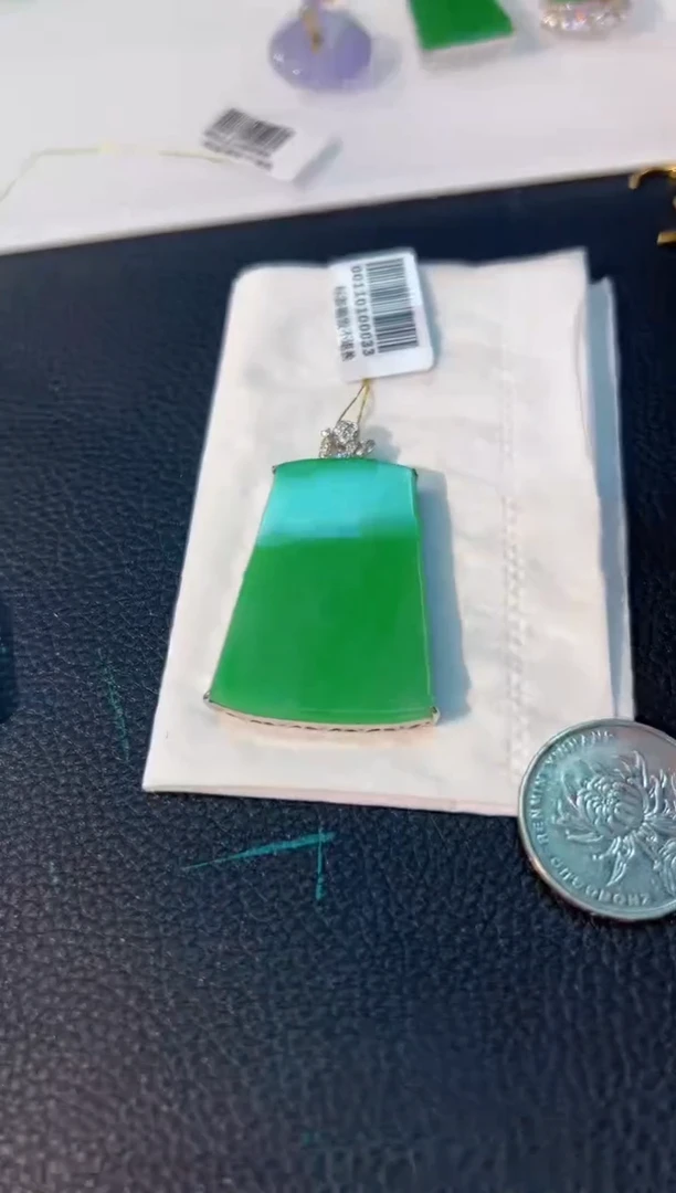 颈饰18K金镶嵌翡翠 缅料A货/支持复检/一件