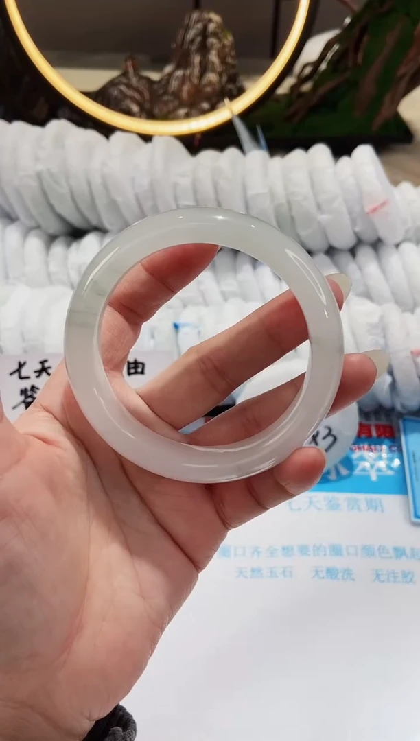 【闪购商品】石英质玉手镯未镶嵌51-59