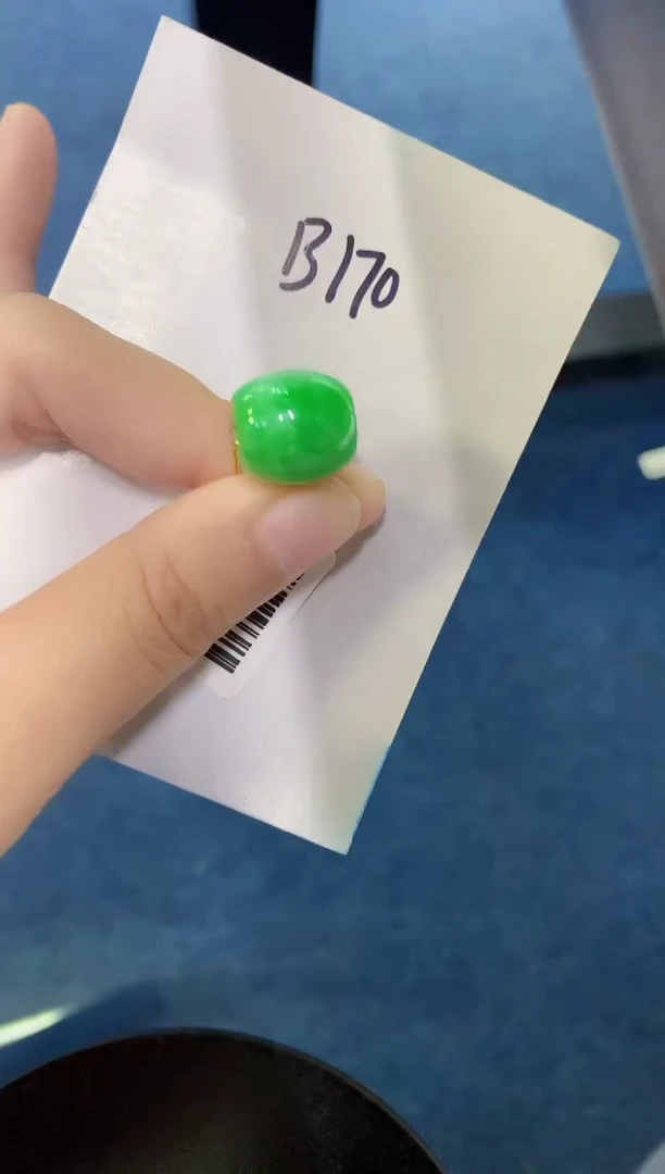翡翠未镶嵌颈饰000000000