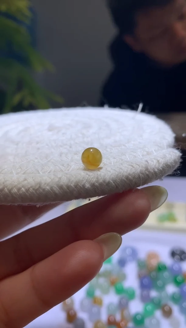 【闪购商品】定制翡翠未镶嵌6.2*珠子980+98