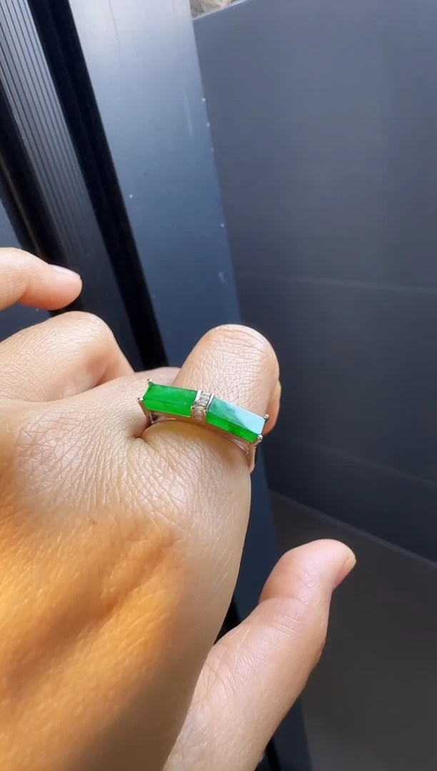 【闪购商品】翡翠戒指18K金镶嵌00006800