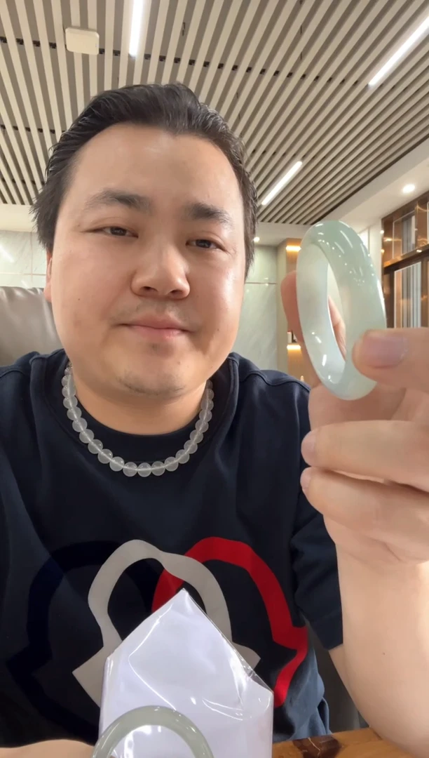 翡翠手镯未镶嵌手镯