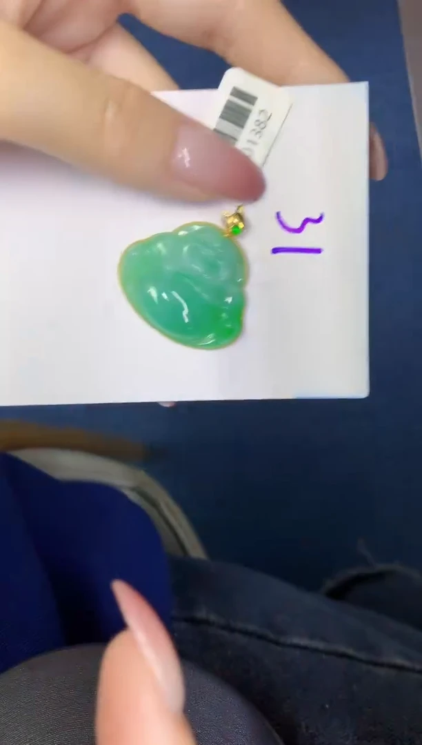 翡翠18K金镶嵌颈饰缅甸天然翡翠A货