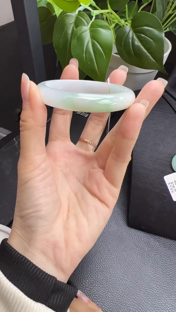 【闪购商品】翡翠手镯未镶嵌手镯55-57圈口