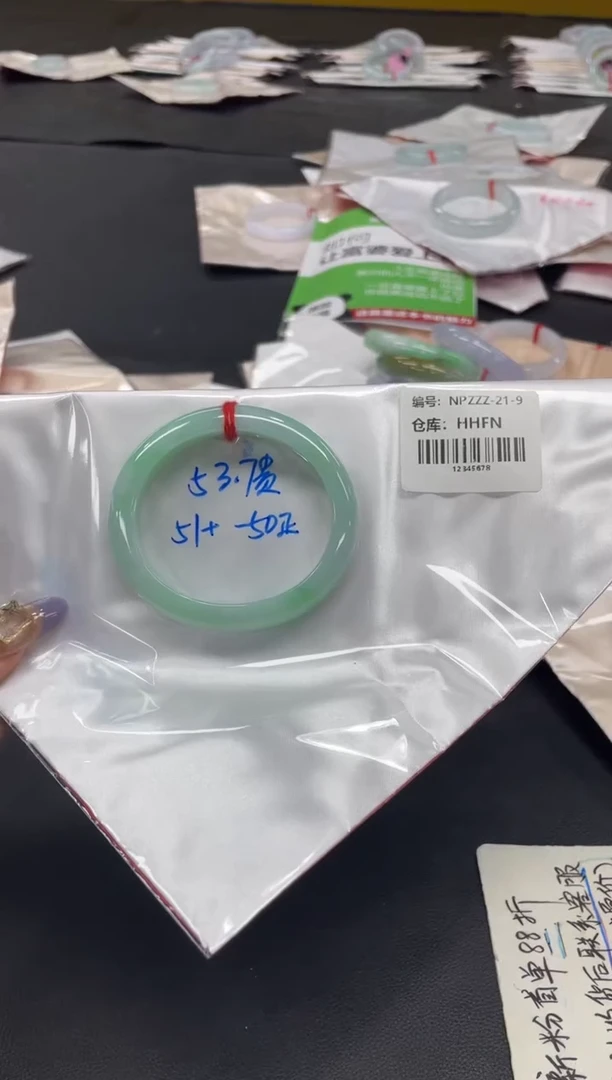 未镶嵌手镯翡翠翡翠手镯