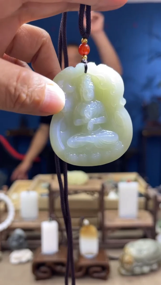 和田玉未镶嵌颈饰1