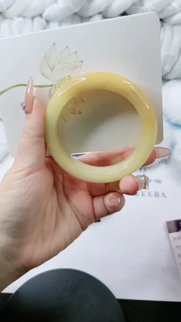 【闪购商品】石英质玉手镯未镶嵌多样性发货L117